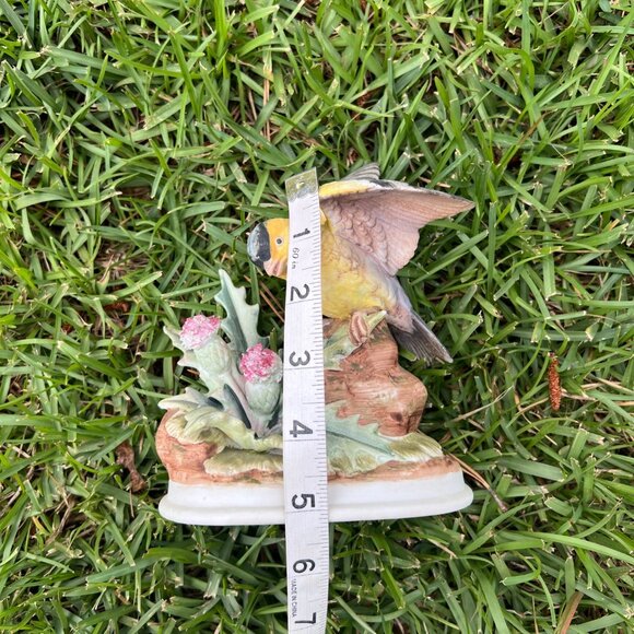 Goldfinch & Thistle Flower Porcelain Figurine Andrea By Sadek Statue #7703 - Picture 9 of 10